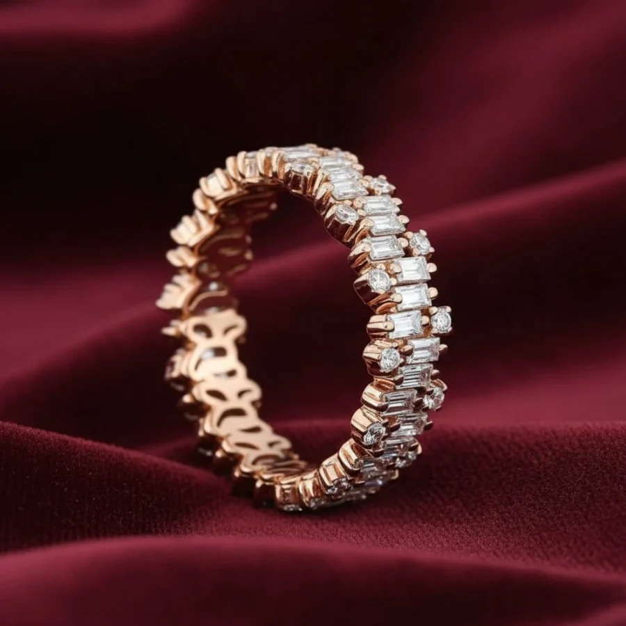 Bague éternité en or rose avec diamants baguette - ZVertu Jewels